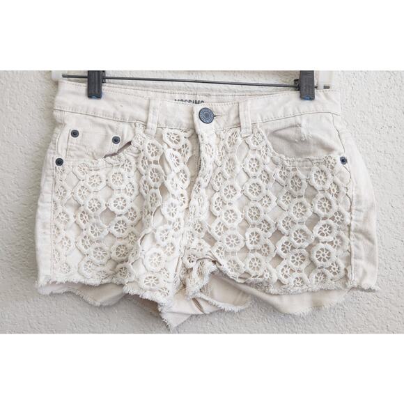 Mossimo Cream High Rise Frayed Hem Crochet Front Denim Shorts 5 Juniors Stretch - Picture 1 of 3